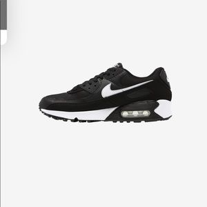 women’s Air Max 90 Black/White. Women’s Size 8 1/2